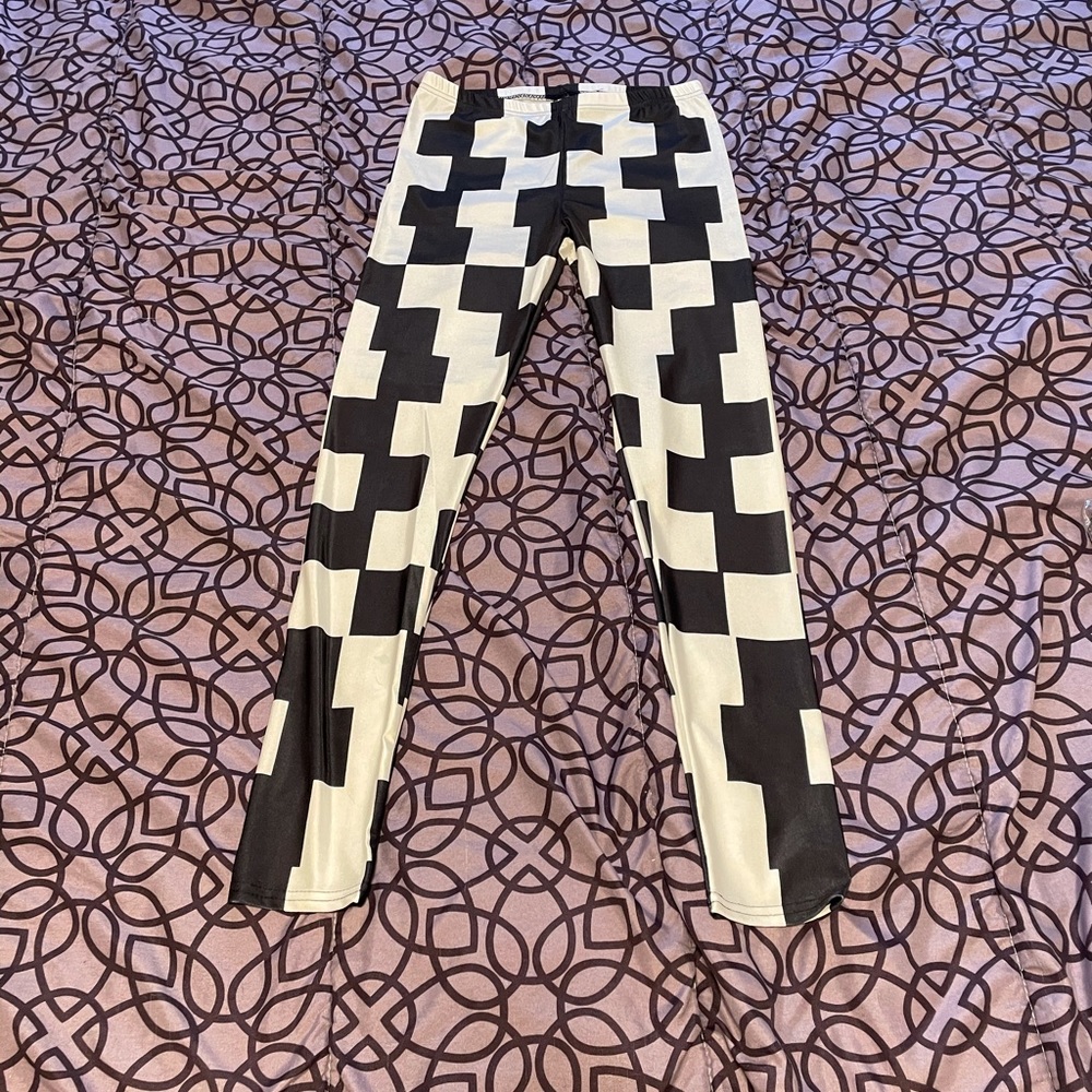 Checkered leggings.